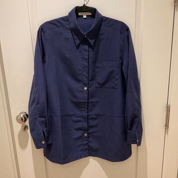 Travelsmith button down,   size M - Picture 1 of 5